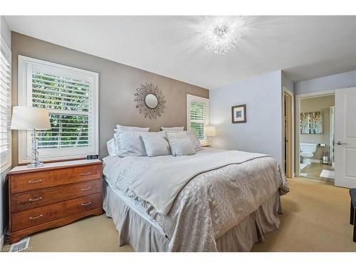 1270 Niagara Stone Road, Niagara-On-The-Lake, ON - Indoor Photo Showing Bedroom