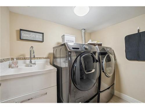 1270 Niagara Stone Road, Niagara-On-The-Lake, ON - Indoor Photo Showing Laundry Room