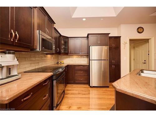 2 Seyval Place, Niagara-On-The-Lake, ON - Indoor Photo Showing Kitchen