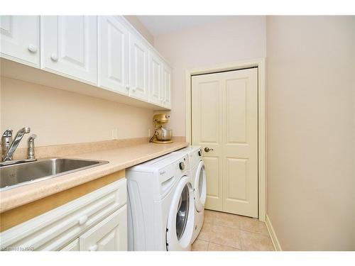 2 Seyval Place, Niagara-On-The-Lake, ON - Indoor Photo Showing Laundry Room