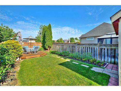 2 Seyval Place, Niagara-On-The-Lake, ON - Outdoor With Backyard