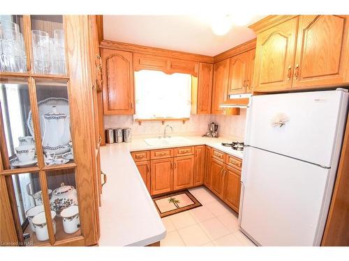 79 Kilgour Avenue, Welland, ON - Indoor Photo Showing Kitchen