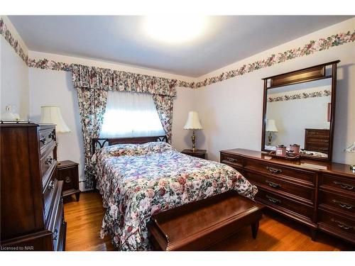 79 Kilgour Avenue, Welland, ON - Indoor Photo Showing Bedroom