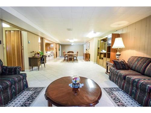 79 Kilgour Avenue, Welland, ON - Indoor Photo Showing Living Room