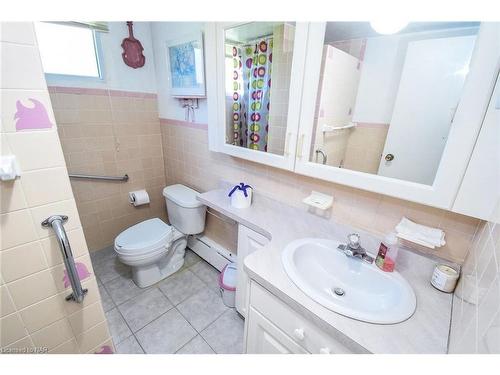 79 Kilgour Avenue, Welland, ON - Indoor Photo Showing Bathroom