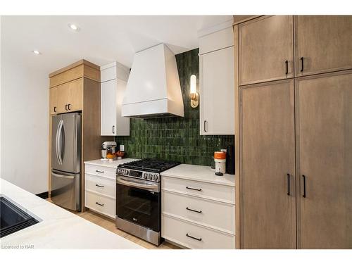 60 Kensington Street, Welland, ON - Indoor Photo Showing Kitchen With Stainless Steel Kitchen