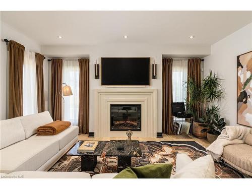 60 Kensington Street, Welland, ON - Indoor Photo Showing Living Room With Fireplace