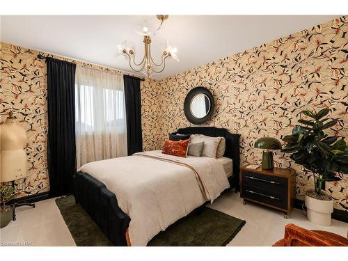 60 Kensington Street, Welland, ON - Indoor Photo Showing Bedroom
