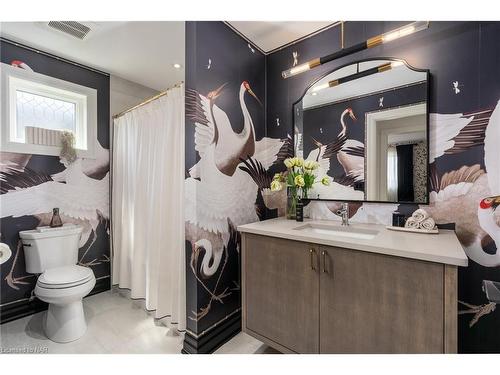 60 Kensington Street, Welland, ON - Indoor Photo Showing Bathroom