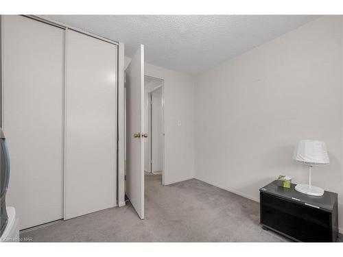 43-302 Vine Street, St. Catharines, ON - Indoor Photo Showing Other Room