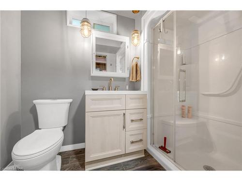 43-302 Vine Street, St. Catharines, ON - Indoor Photo Showing Bathroom