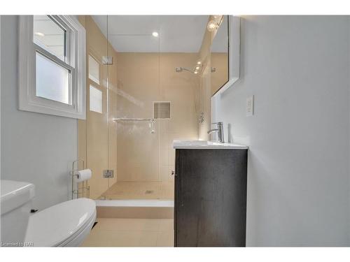 89 Ambleside Drive Sw, Brampton, ON - Indoor Photo Showing Bathroom