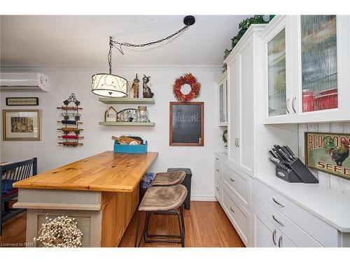 804-6400 Huggins Street, Niagara Falls, ON - Indoor Photo Showing Dining Room