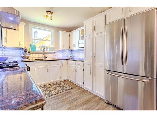 289 Derby Road, Crystal Beach, ON - Indoor Photo Showing Kitchen