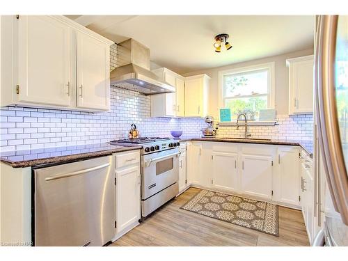 289 Derby Road, Crystal Beach, ON - Indoor Photo Showing Kitchen With Upgraded Kitchen