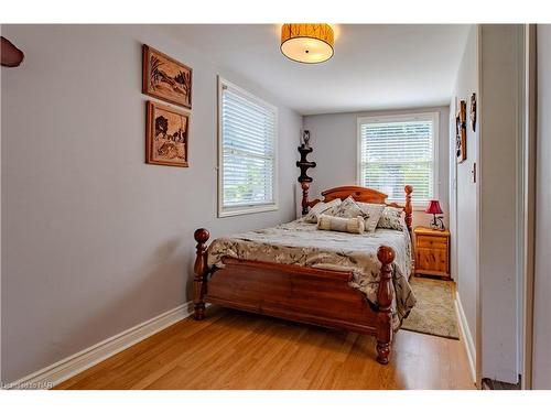 289 Derby Road, Crystal Beach, ON - Indoor Photo Showing Bedroom