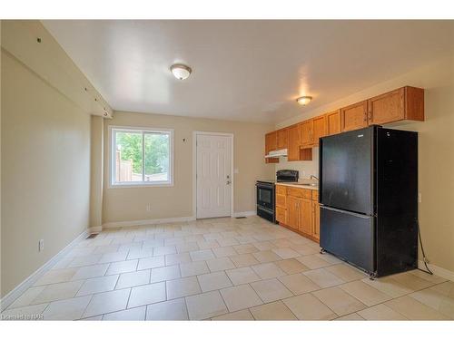 39 Saturn Road, Port Colborne, ON - Indoor Photo Showing Kitchen