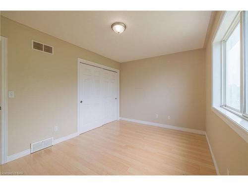 39 Saturn Road, Port Colborne, ON - Indoor Photo Showing Other Room