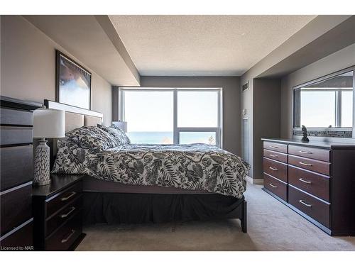 2502-701 Geneva Street, St. Catharines, ON - Indoor Photo Showing Bedroom