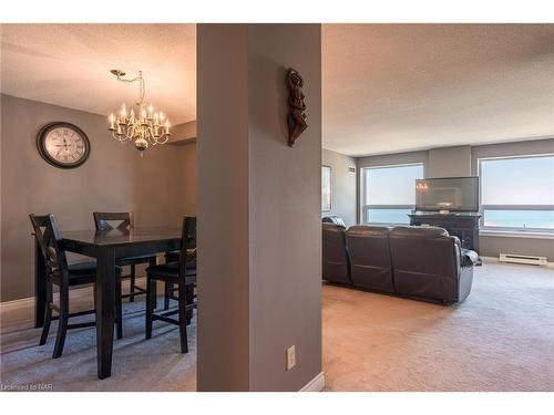 2502-701 Geneva Street, St. Catharines, ON - Indoor Photo Showing Dining Room