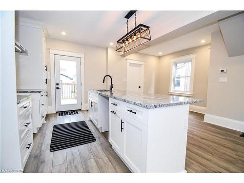 24 Elmview Street E, Welland, ON - Indoor Photo Showing Kitchen