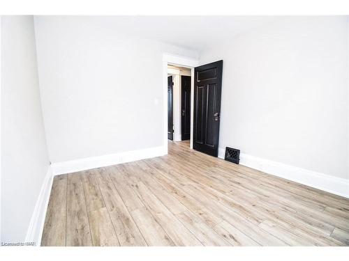 24 Elmview Street E, Welland, ON - Indoor Photo Showing Other Room