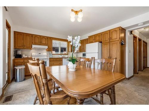 4 Harvest Oak Drive, St. Catharines, ON - Indoor Photo Showing Dining Room