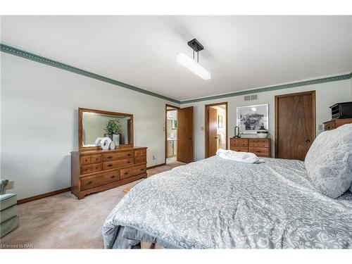 4 Harvest Oak Drive, St. Catharines, ON - Indoor Photo Showing Bedroom