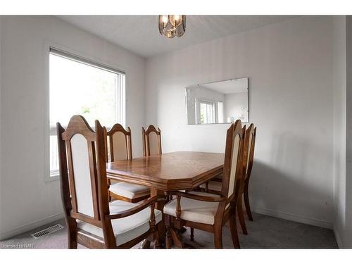 128 Devine Crescent, Thorold, ON - Indoor Photo Showing Dining Room