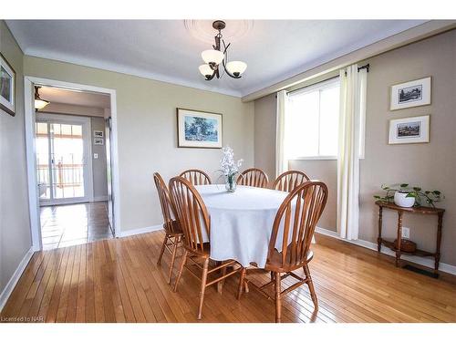 155 East West Line Road, Niagara-On-The-Lake, ON - Indoor Photo Showing Dining Room