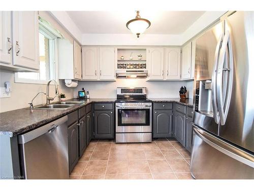 155 East West Line Road, Niagara-On-The-Lake, ON - Indoor Photo Showing Kitchen With Double Sink