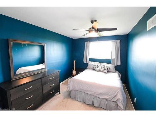 155 East West Line Road, Niagara-On-The-Lake, ON - Indoor Photo Showing Bedroom