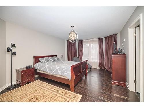 6518 Desanka Avenue Avenue, Niagara Falls, ON - Indoor Photo Showing Bedroom