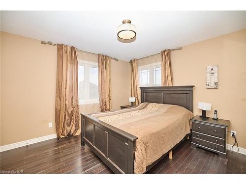 6518 Desanka Avenue Avenue, Niagara Falls, ON - Indoor Photo Showing Bedroom