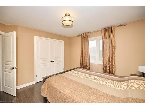 6518 Desanka Avenue Avenue, Niagara Falls, ON - Indoor Photo Showing Bedroom