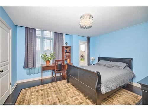 6518 Desanka Avenue Avenue, Niagara Falls, ON - Indoor Photo Showing Bedroom