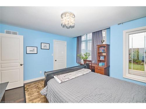 6518 Desanka Avenue Avenue, Niagara Falls, ON - Indoor Photo Showing Bedroom