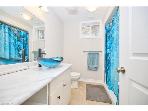 6518 Desanka Avenue Avenue, Niagara Falls, ON - Indoor Photo Showing Bathroom