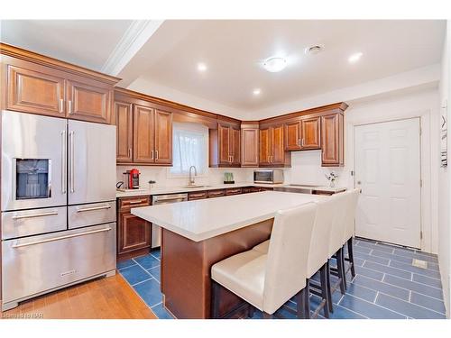 6571 Cleveland Avenue, Niagara Falls, ON - Indoor Photo Showing Kitchen