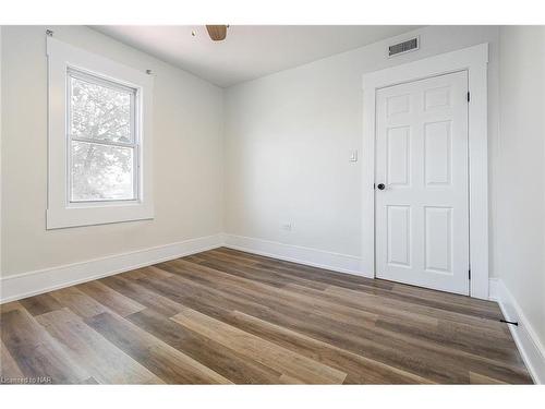 16 Patsy Avenue, Welland, ON - Indoor Photo Showing Other Room