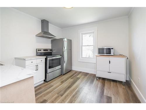 16 Patsy Avenue, Welland, ON - Indoor Photo Showing Kitchen