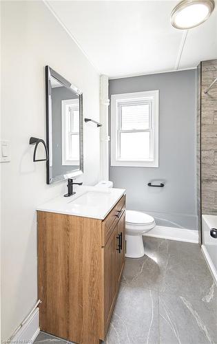 16 Patsy Avenue, Welland, ON - Indoor Photo Showing Bathroom