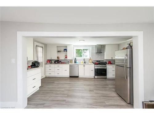 20 Patsy Avenue, Welland, ON - Indoor Photo Showing Kitchen