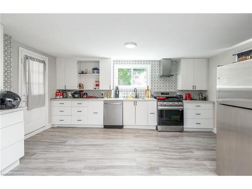 20 Patsy Avenue, Welland, ON - Indoor Photo Showing Kitchen