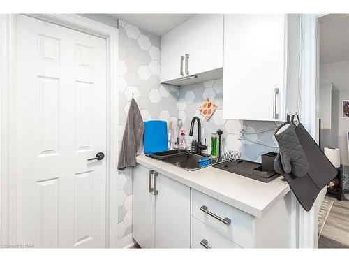 20 Patsy Avenue, Welland, ON - Indoor Photo Showing Kitchen With Double Sink