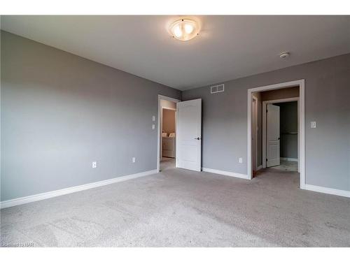 7209 Parsa Street, Niagara Falls, ON - Indoor Photo Showing Other Room