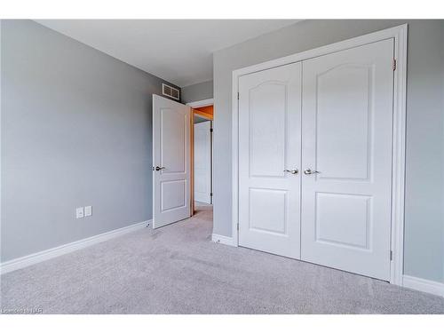 7209 Parsa Street, Niagara Falls, ON - Indoor Photo Showing Other Room