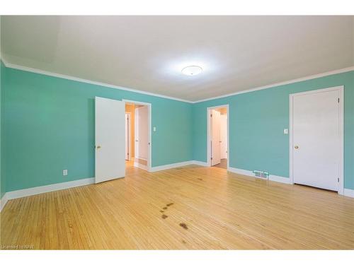 5580 Belmont Avenue, Niagara Falls, ON - Indoor Photo Showing Other Room