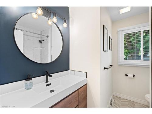 42 Claremount Circle, Welland, ON - Indoor Photo Showing Bathroom