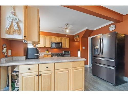 168 Young Street, Welland, ON - Indoor Photo Showing Kitchen